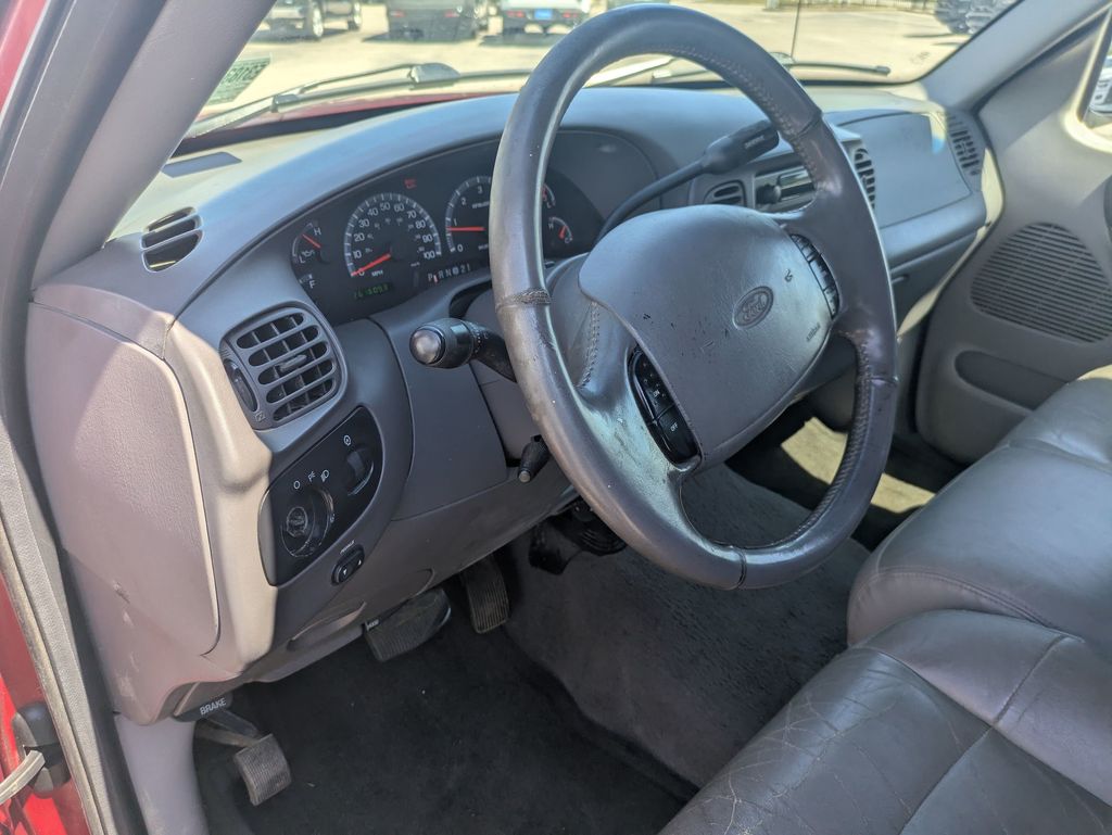 2002 Ford F-150 XLT photo 10