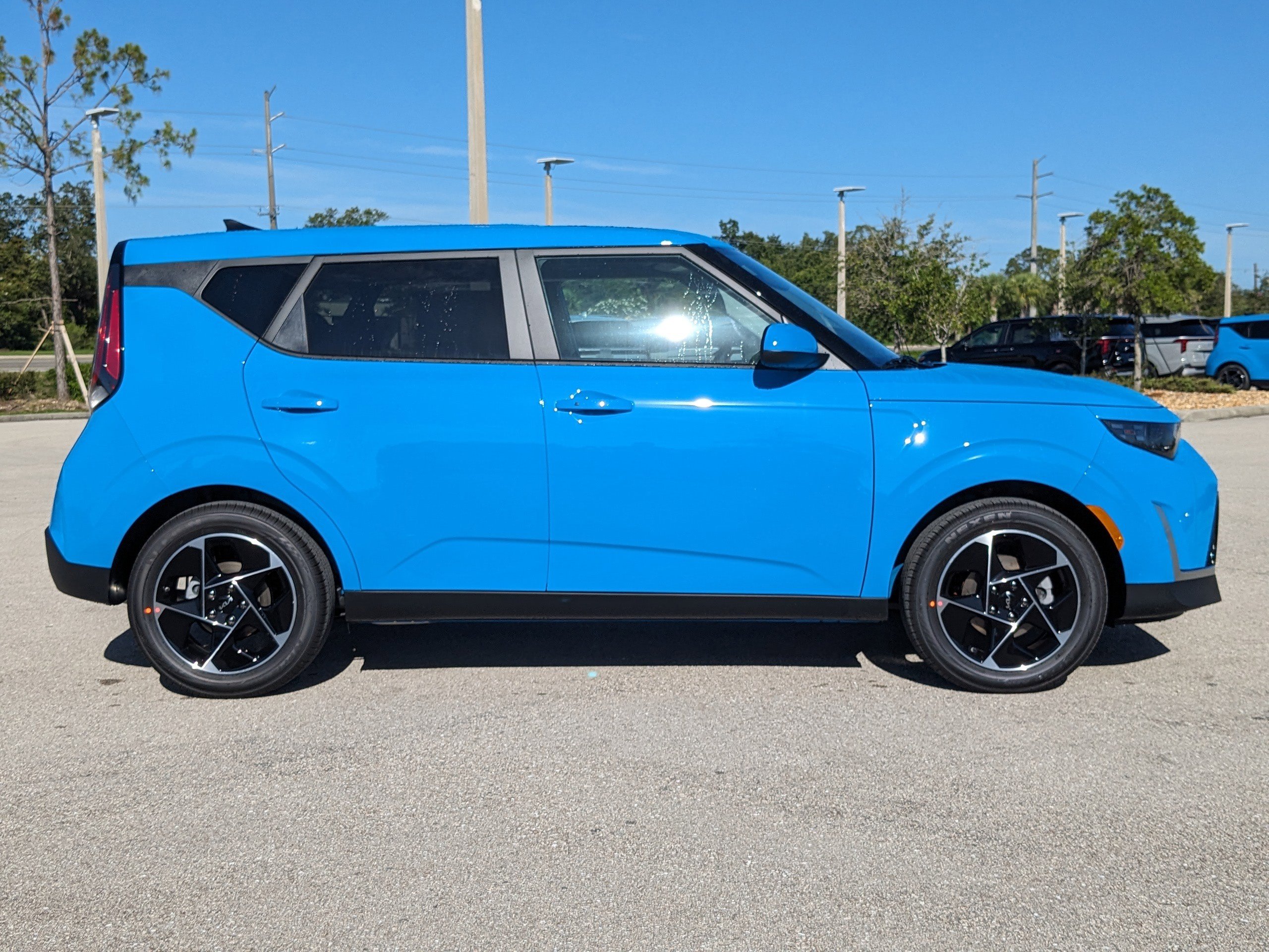 2025 Kia Soul EX photo 4