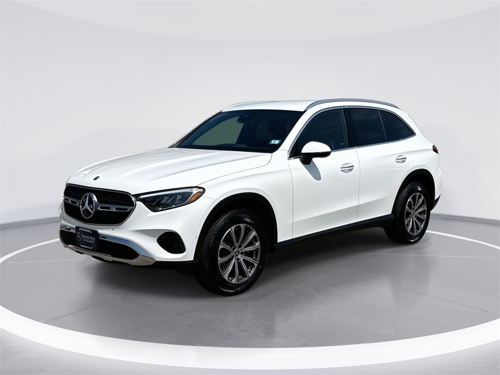 2025 Mercedes Benz GLC 300 4MATIC photo 2
