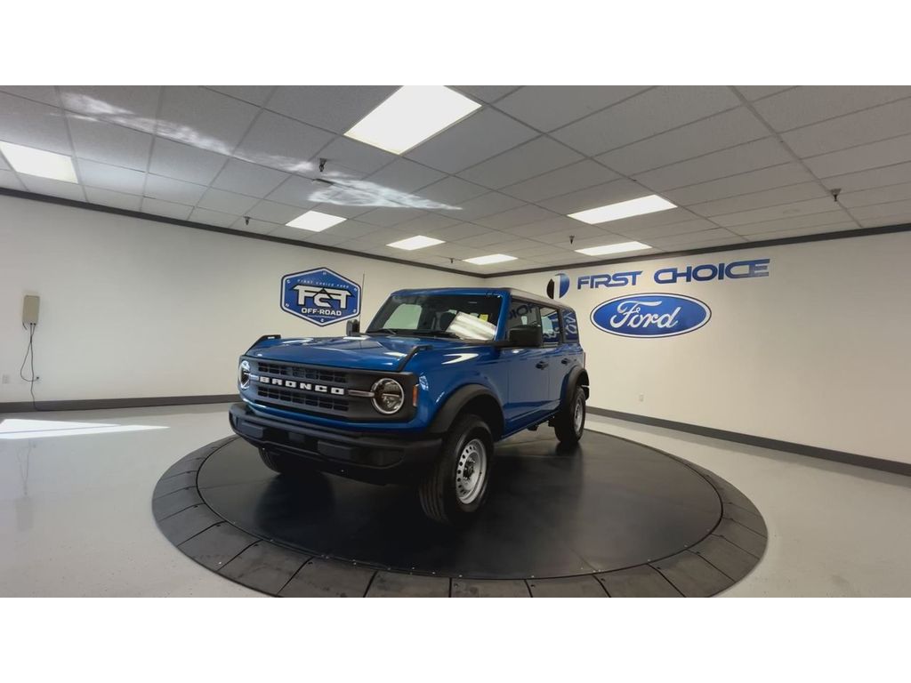 2025 Ford Bronco Base photo 3