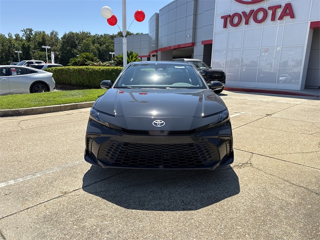 2025 Toyota Camry SE photo 8