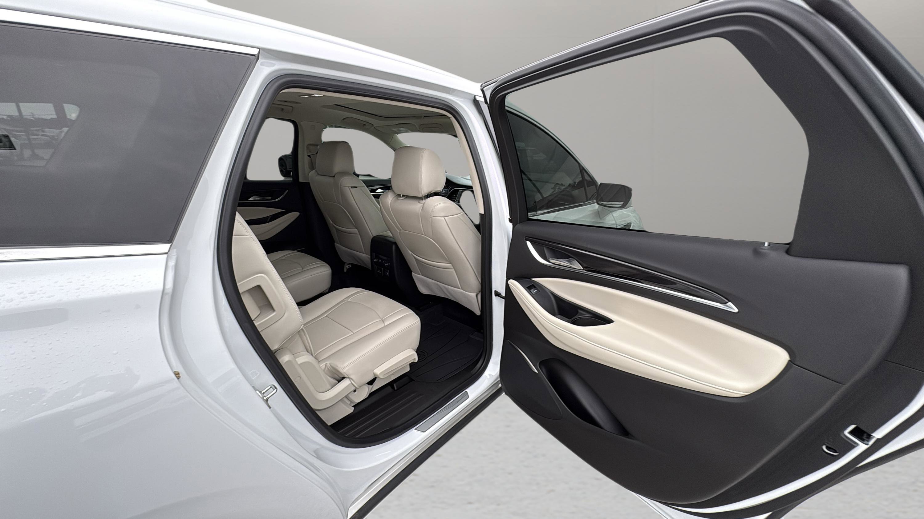 2024 Buick Enclave Essence photo 17