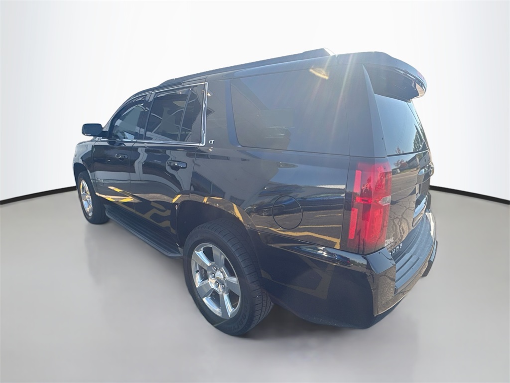 2016 Chevrolet Tahoe LT photo 2