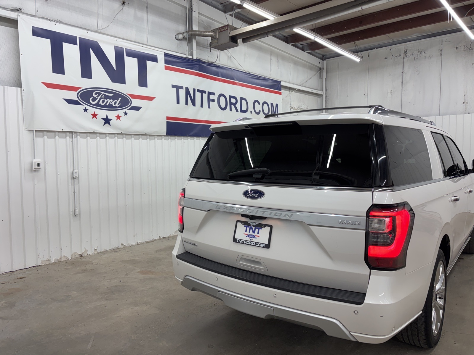 2019 Ford Expedition MAX Platinum photo 6