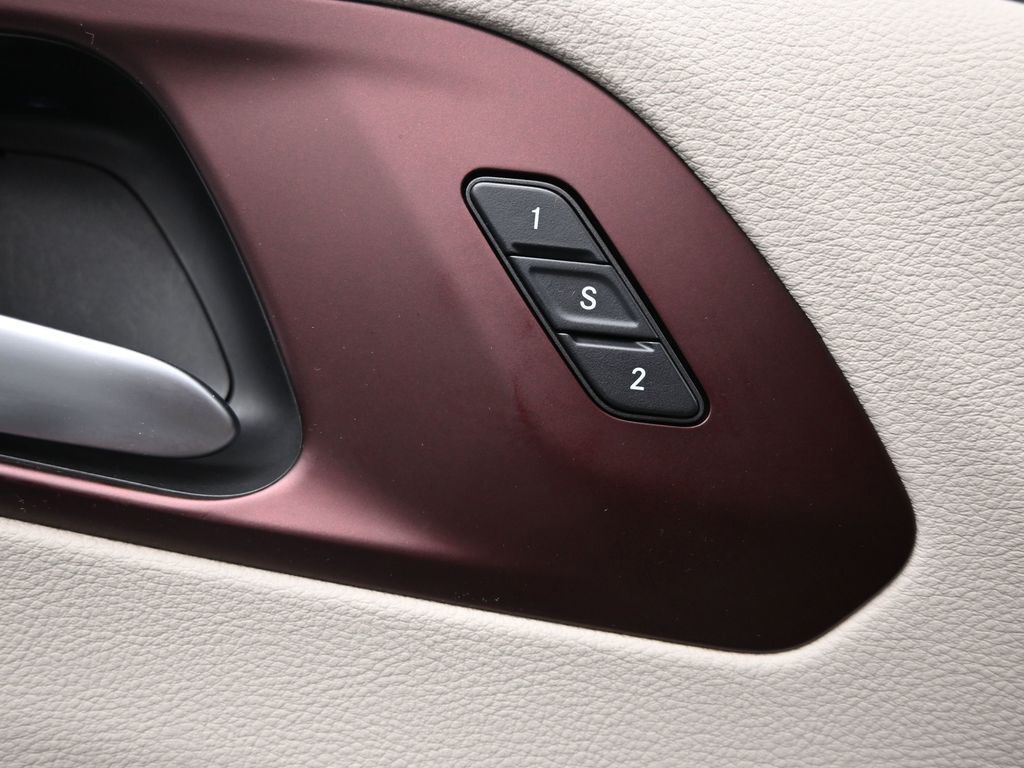 2017 Chrysler Pacifica Limited photo 13