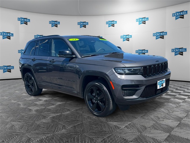 2023 Jeep Grand Cherokee Altitude photo 12
