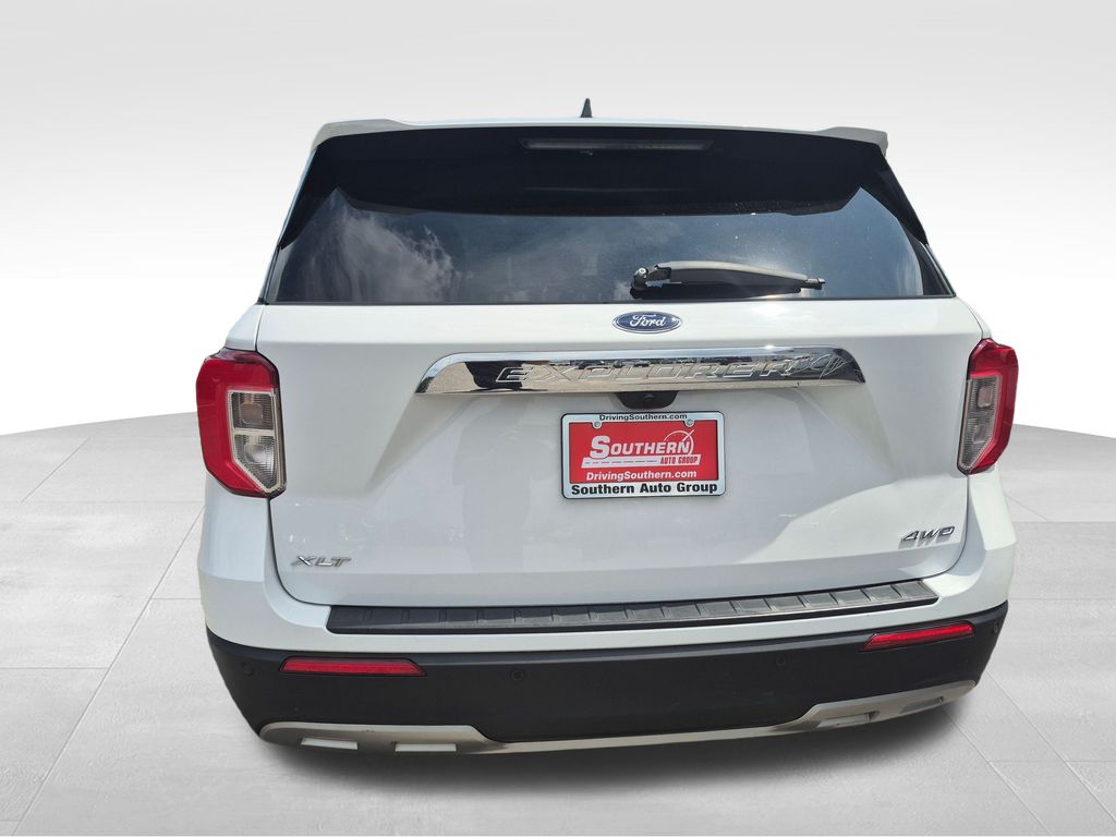 2023 Ford Explorer XLT photo 3