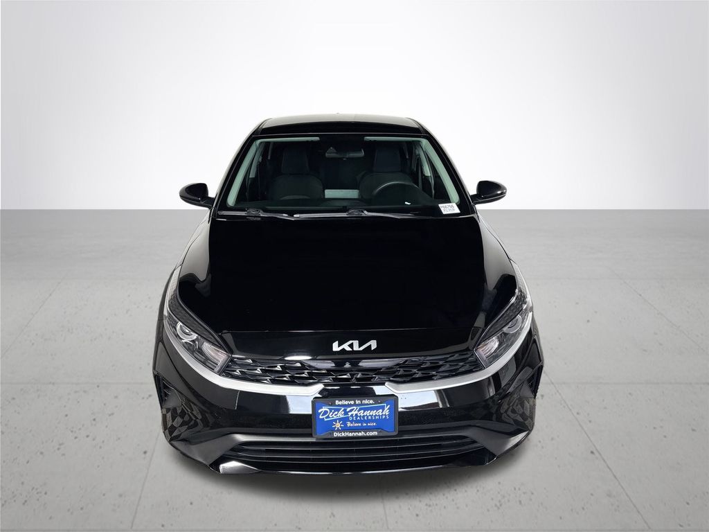 2023 Kia Forte LX photo 2