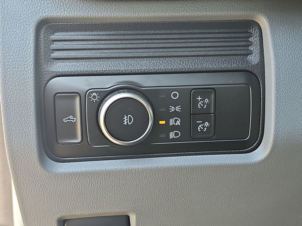 2025 Ford F-350 photo 31