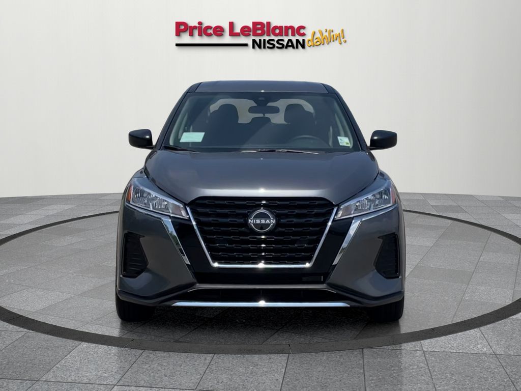 2025 Nissan Kicks Play S photo 2