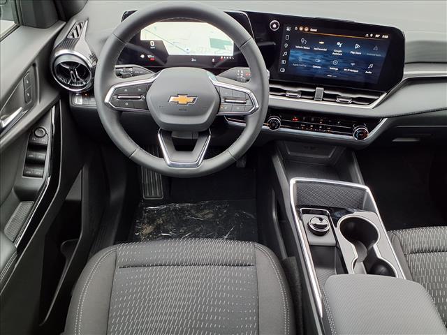 2026 Chevrolet Equinox LT photo 2