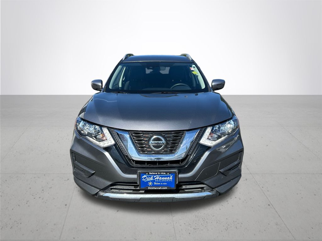 2019 Nissan Rogue SV photo 3