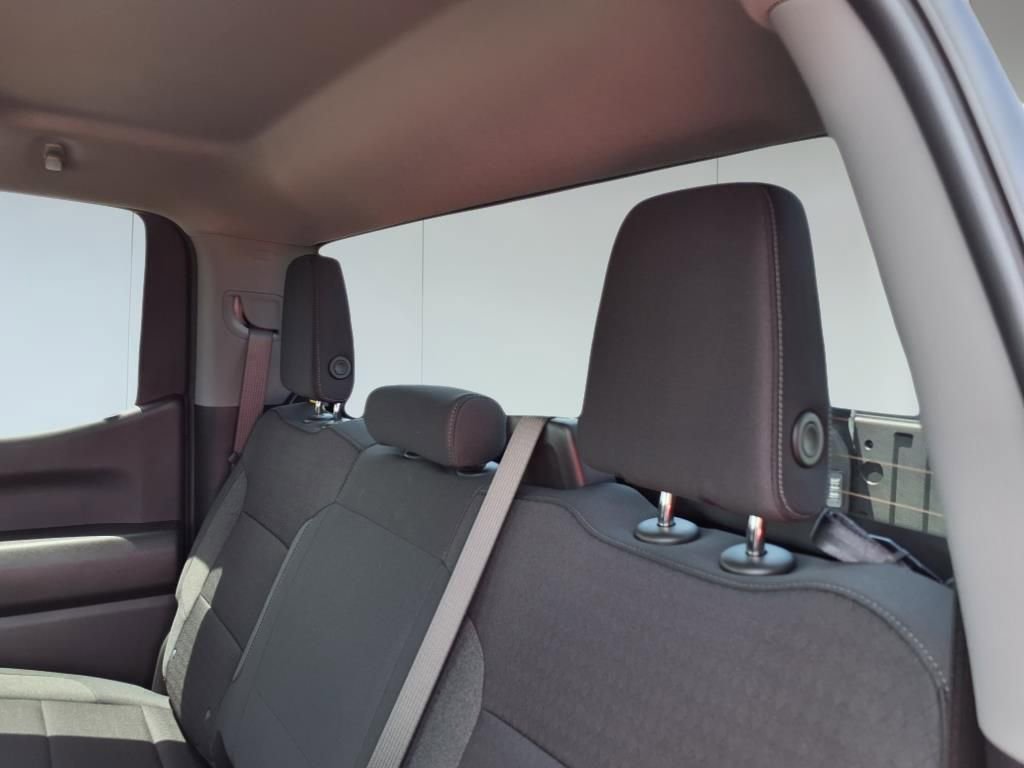 2025 Chevrolet Silverado 1500 Custom photo 21