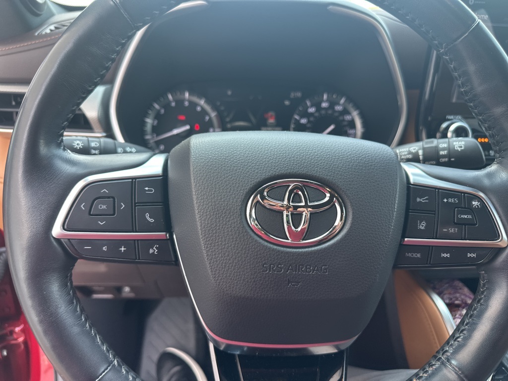 2021 Toyota Highlander Platinum photo 3