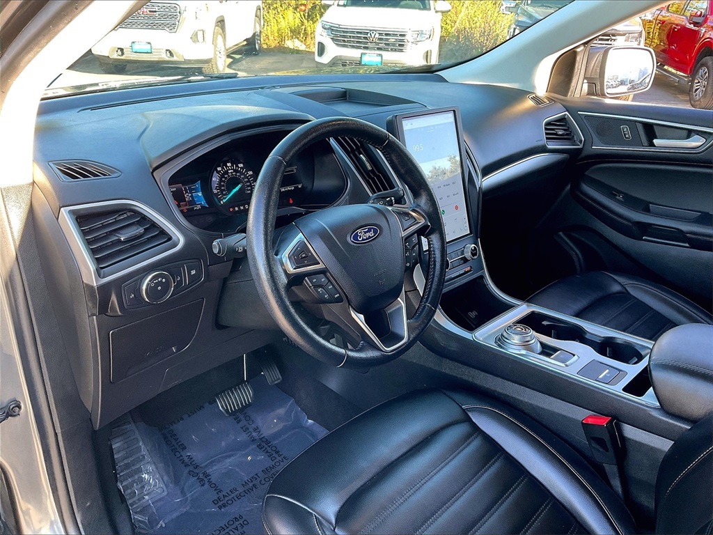 2022 Ford Edge SEL photo 8