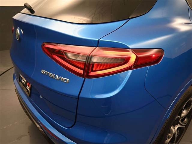2022 Alfa Romeo Stelvio Ti Sport photo 28