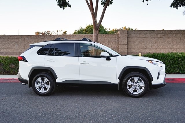 Used 2025 White Toyota LE image 6