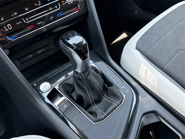 2025 Volkswagen Taos SE photo 22