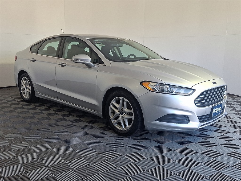 2015 Ford Fusion SE photo 3