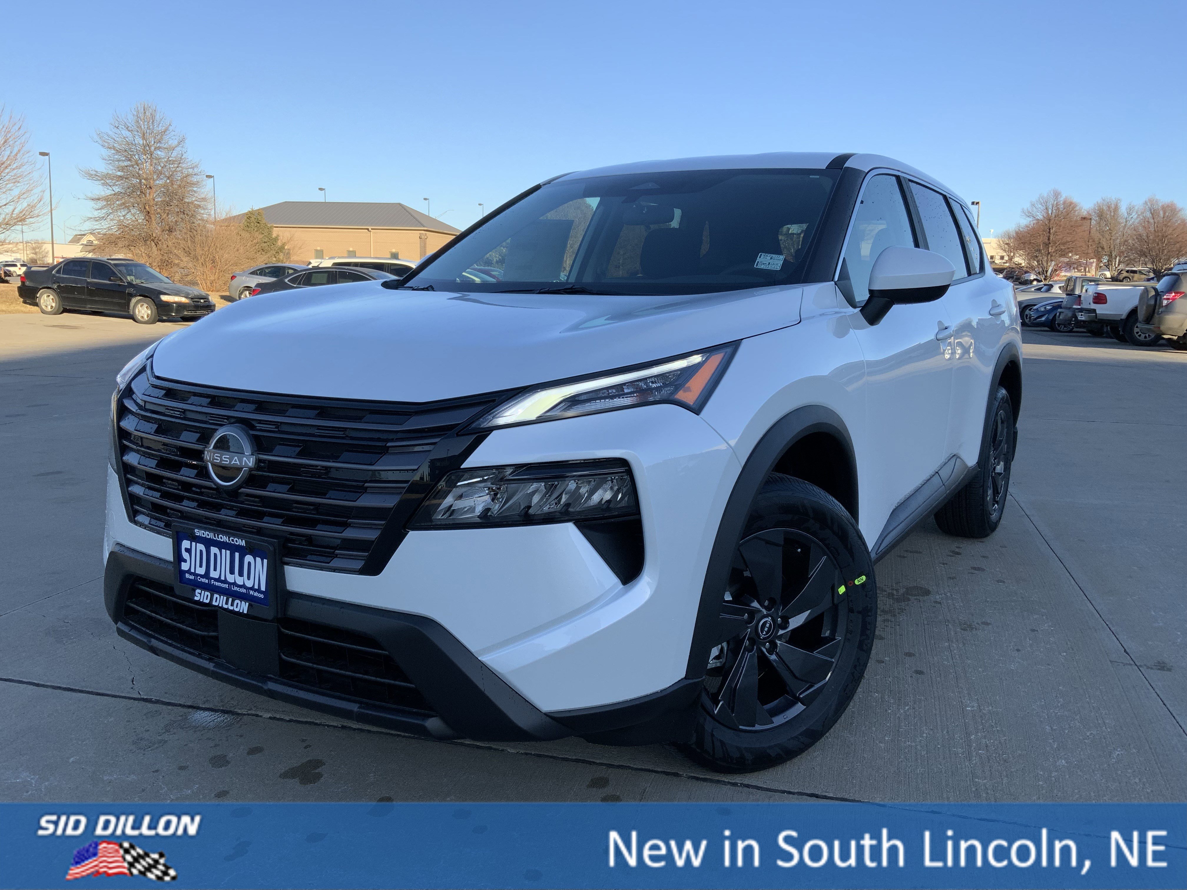 2026 Nissan Rogue SV's photo