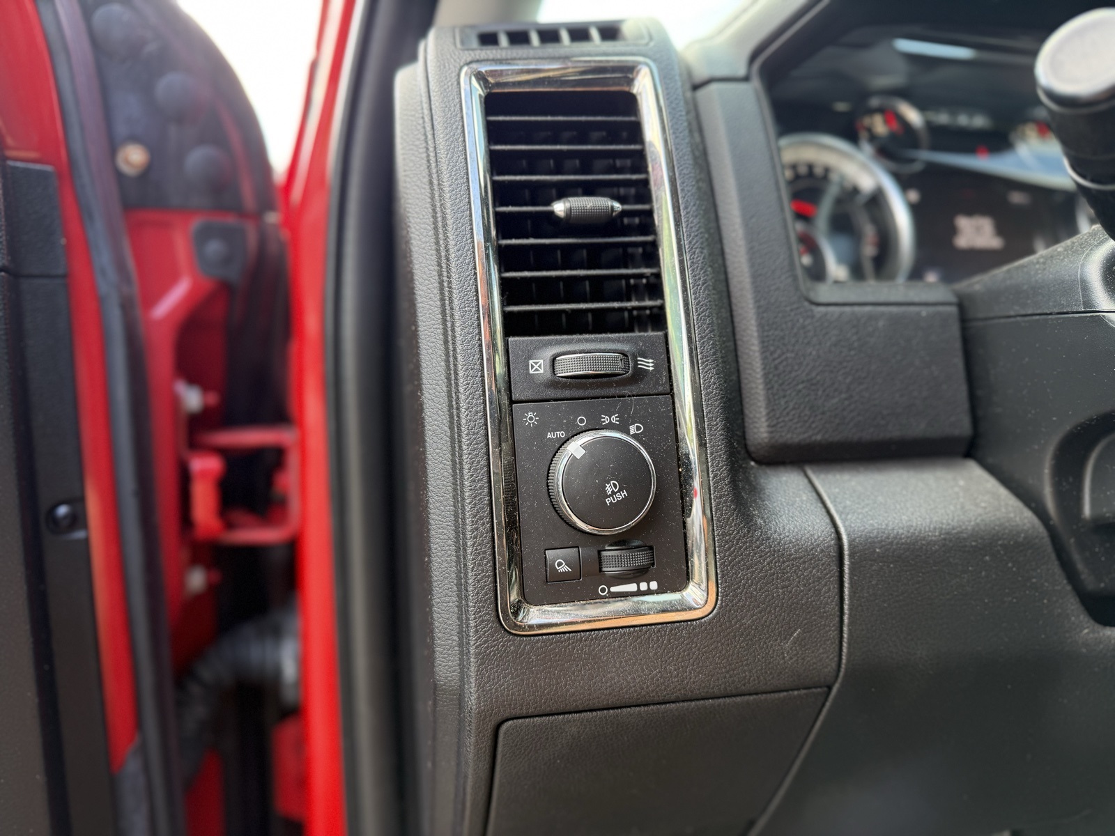 2017 Ram 1500 Sport photo 28