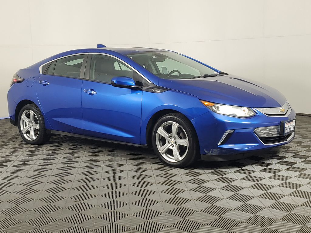 2016 Chevrolet Volt LT photo 2