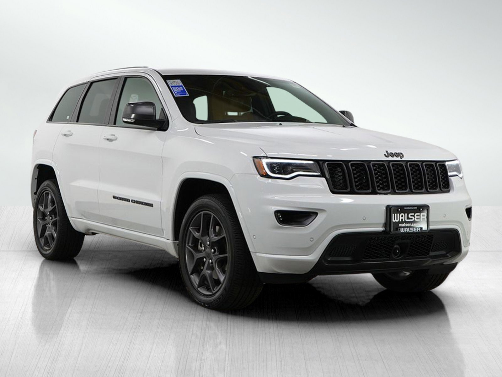 2021 Jeep Grand Cherokee Anniversary Edition photo 5