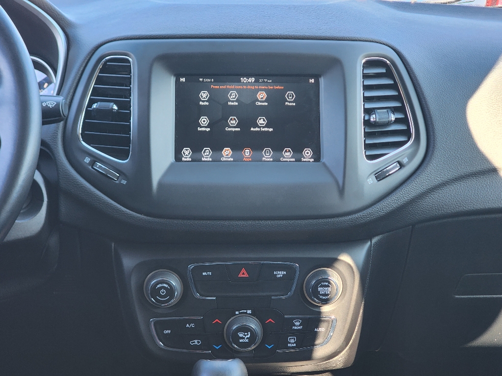 2020 Jeep Compass Latitude photo 2