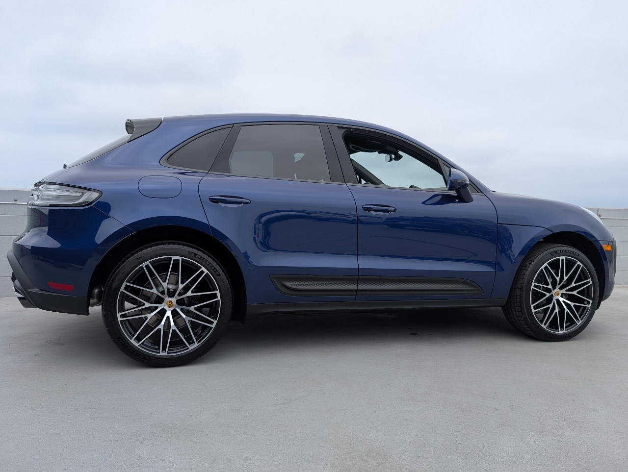 2025 Porsche Macan T photo 23