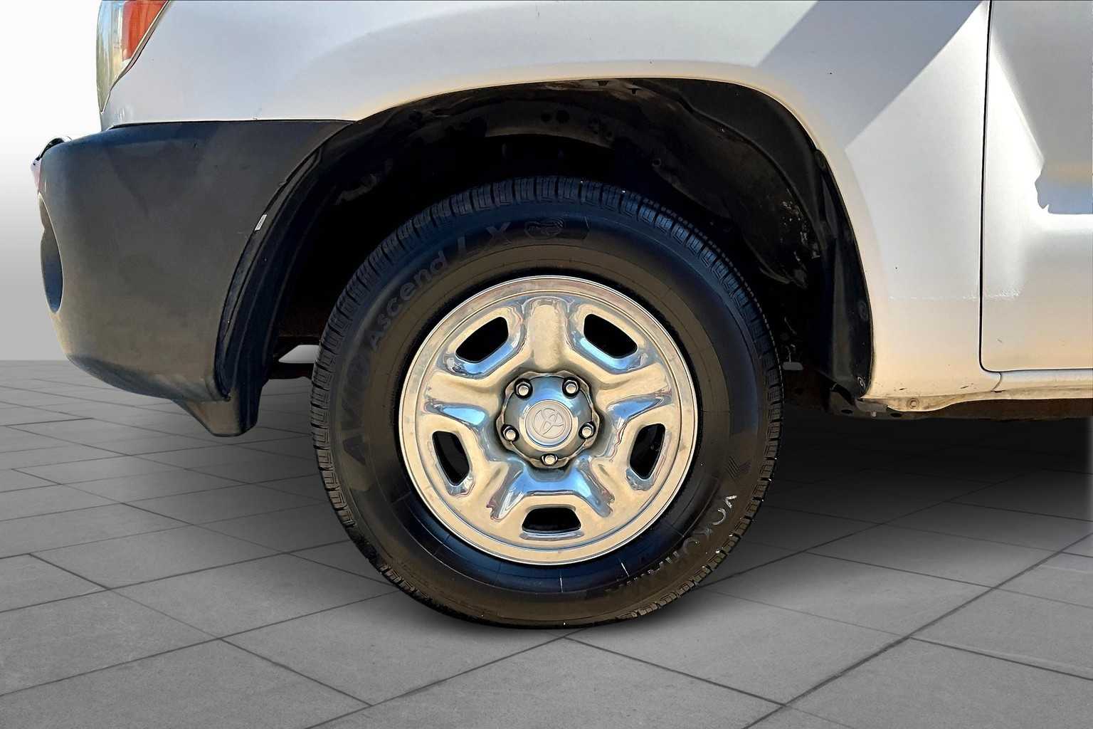 2010 Toyota Tacoma LE photo 9