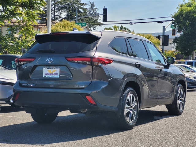 2022 Toyota Highlander XLE photo 5