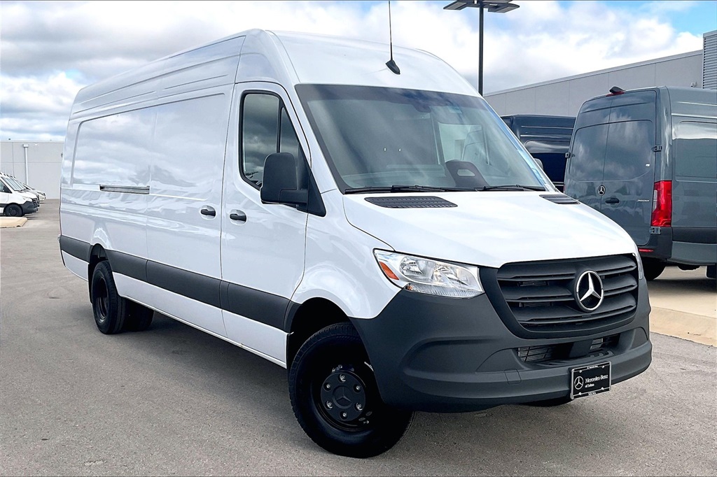 2025 Mercedes-Benz Sprinter Cargo Van Base's photo