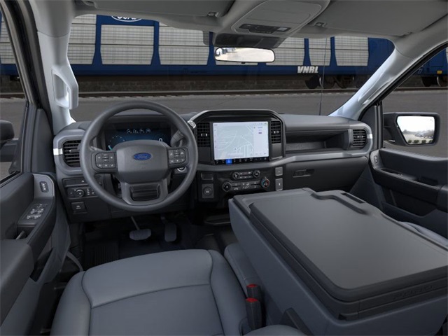 2025 Ford F-150 XL photo 3