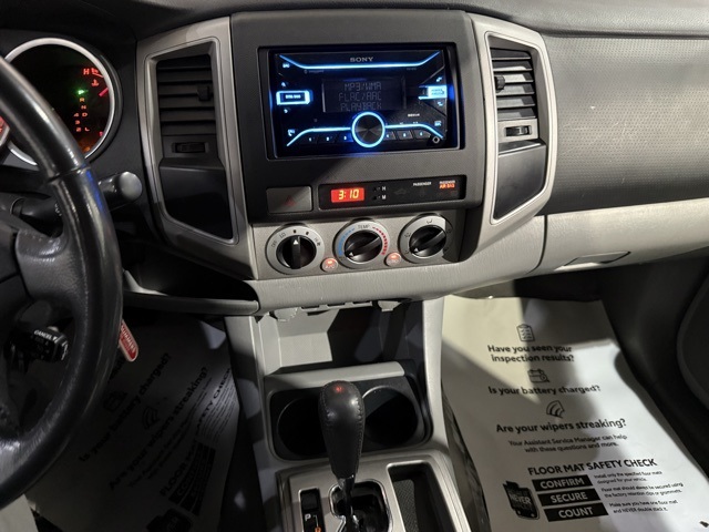 2010 Toyota Tacoma PreRunner photo 14