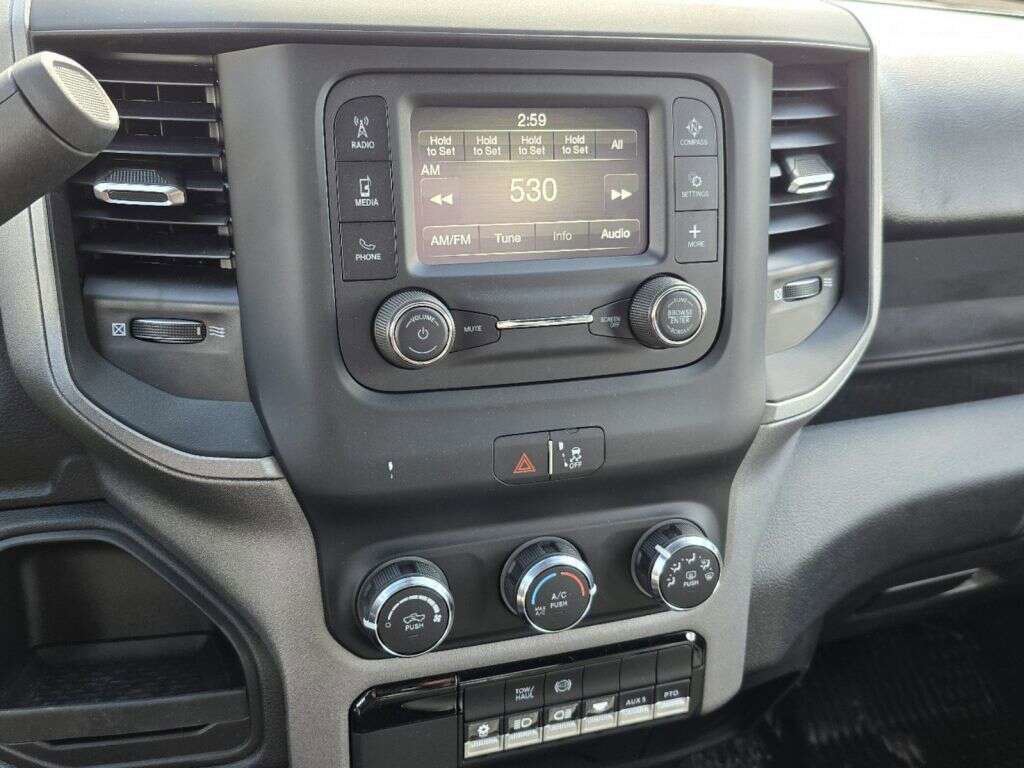 2024 Ram 5500 Tradesman photo 2