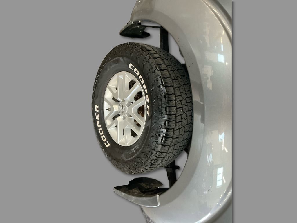 2019 Nissan Frontier SV photo 13