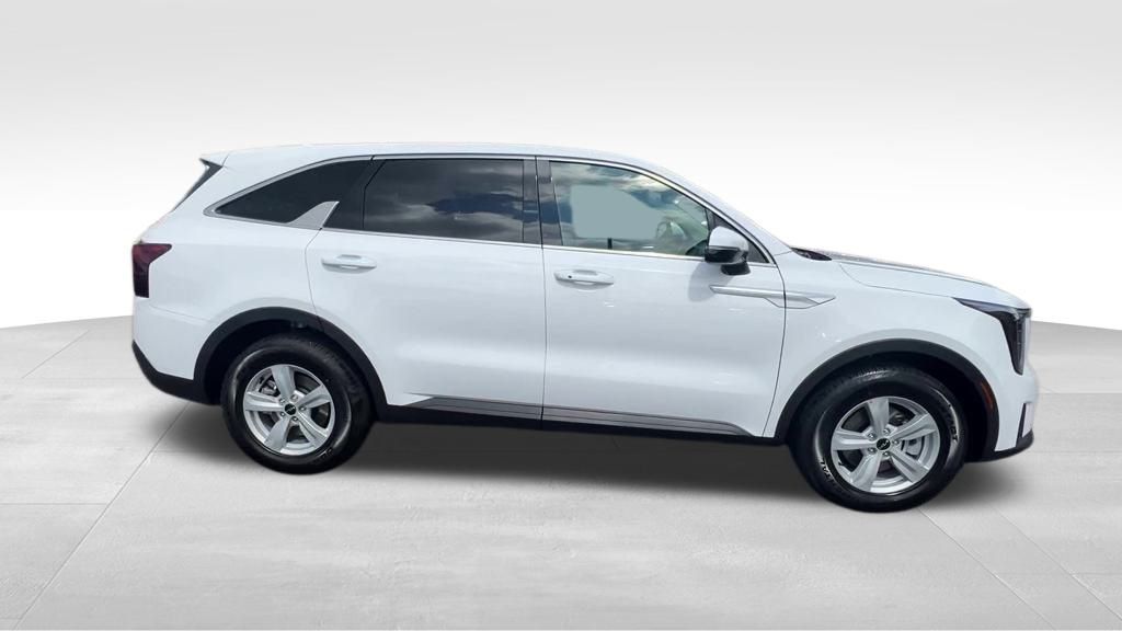2025 Kia Sorento LX photo 6