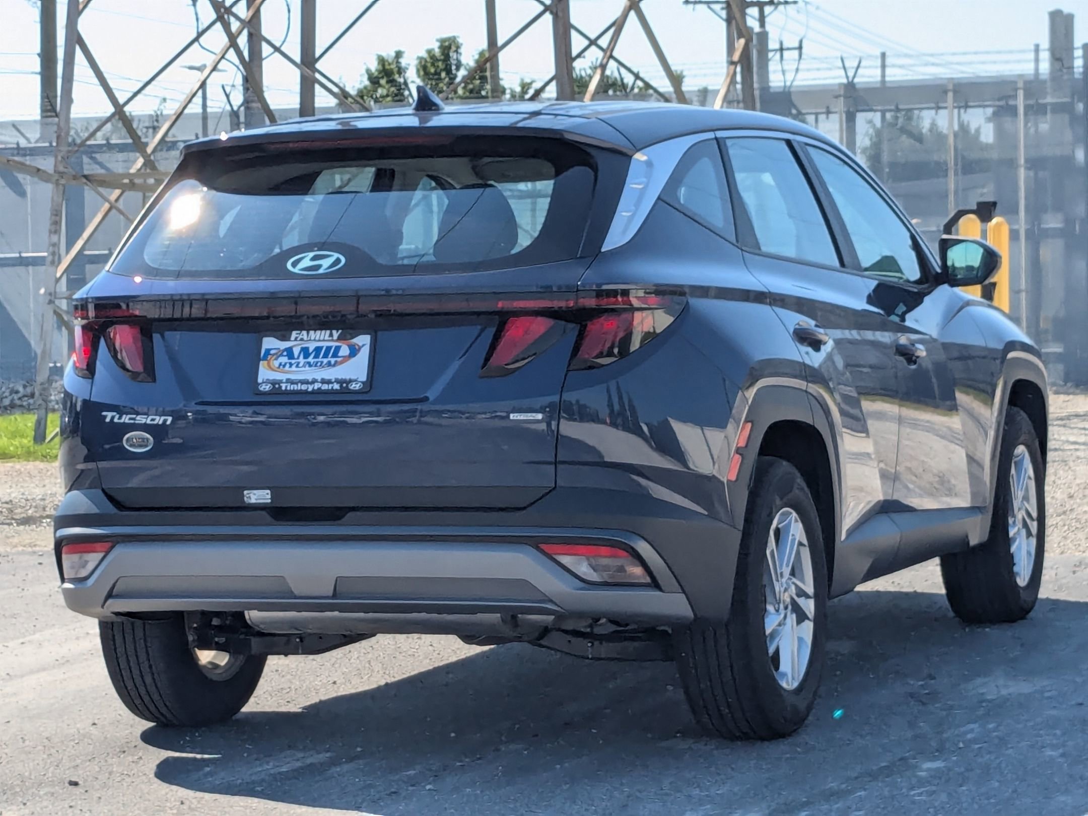 2025 Hyundai Tucson SE photo 2