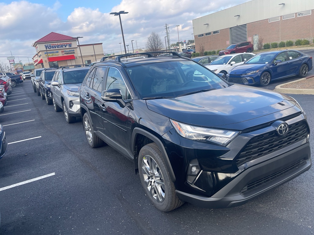 2025 Toyota RAV4 XLE Premium's photo