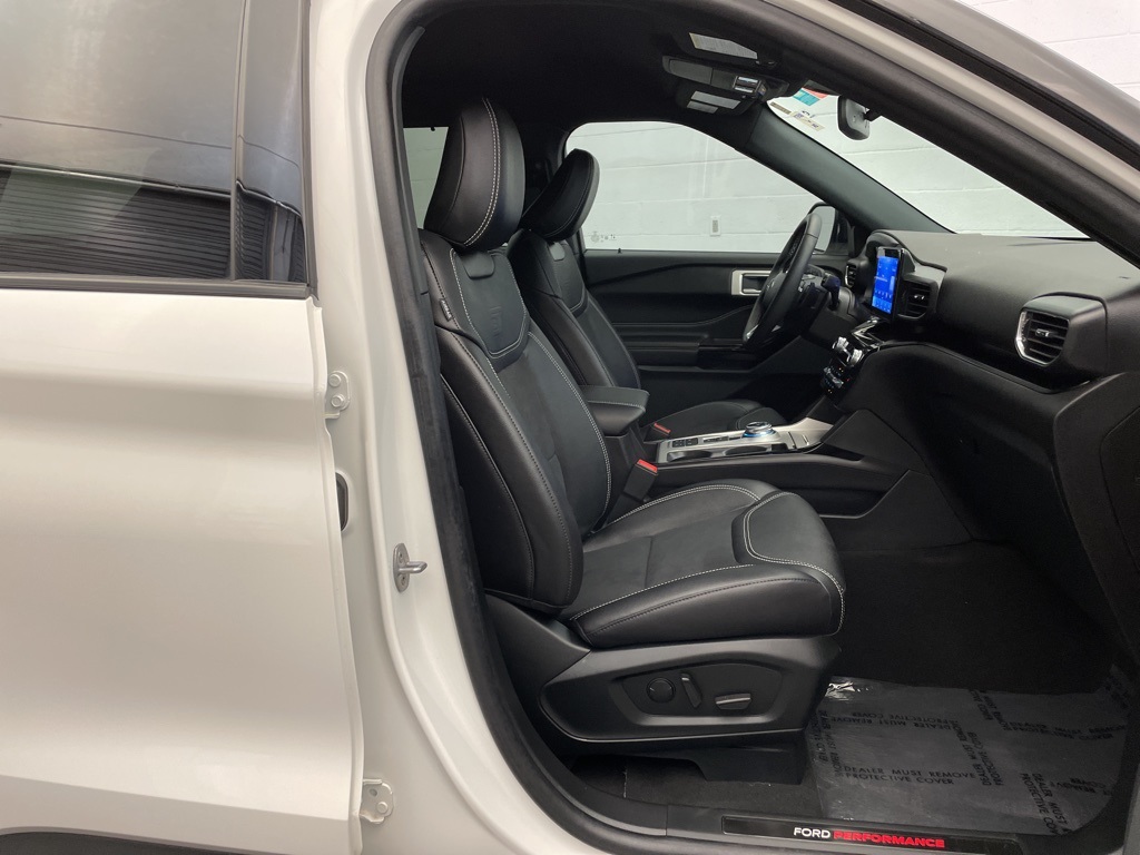 2024 Ford Explorer ST photo 21