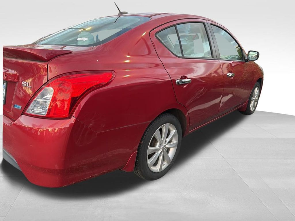 2015 Nissan Versa 1.6 SL photo 4