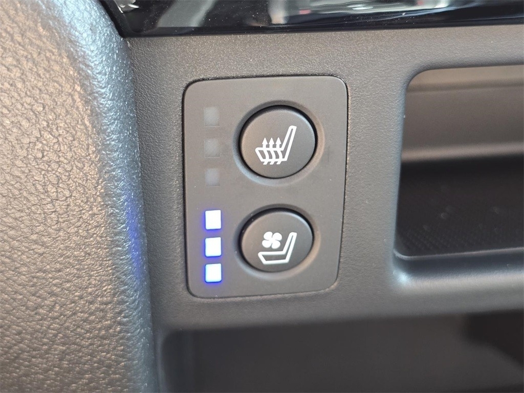 2025 Honda Ridgeline Black Edition photo 7
