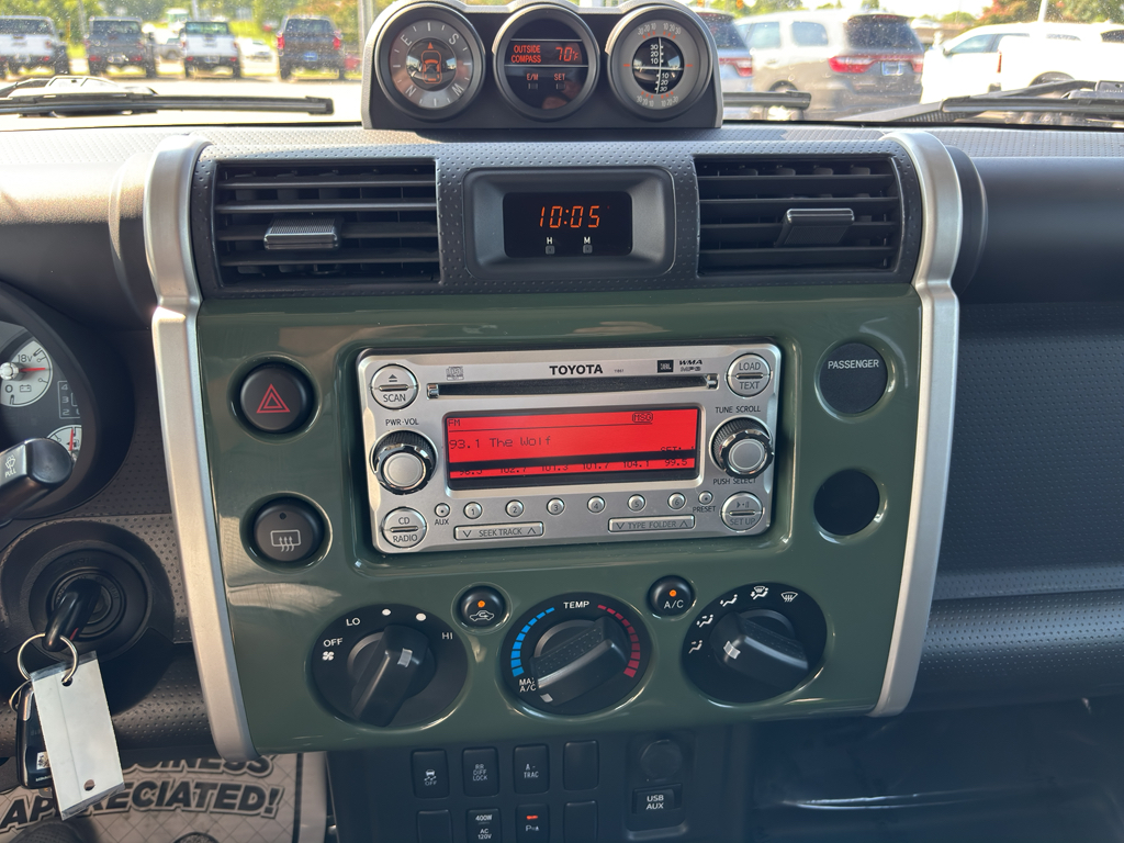 2014 Toyota FJ Cruiser Base photo 25