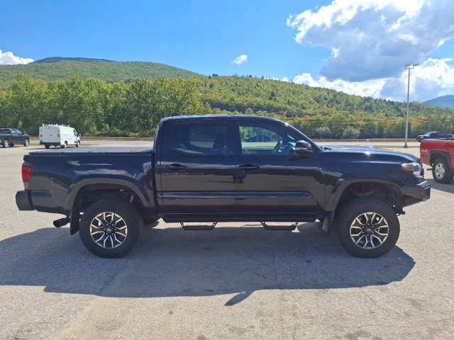 2022 Toyota Tacoma Limited photo 2