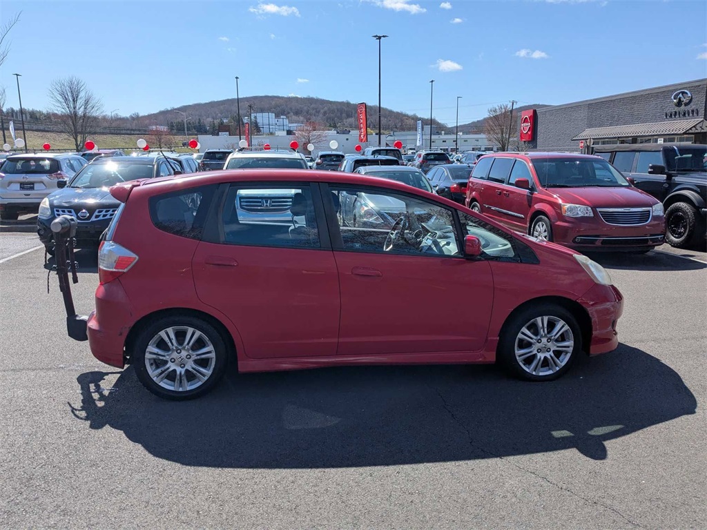 2011 Honda Fit Sport photo 2