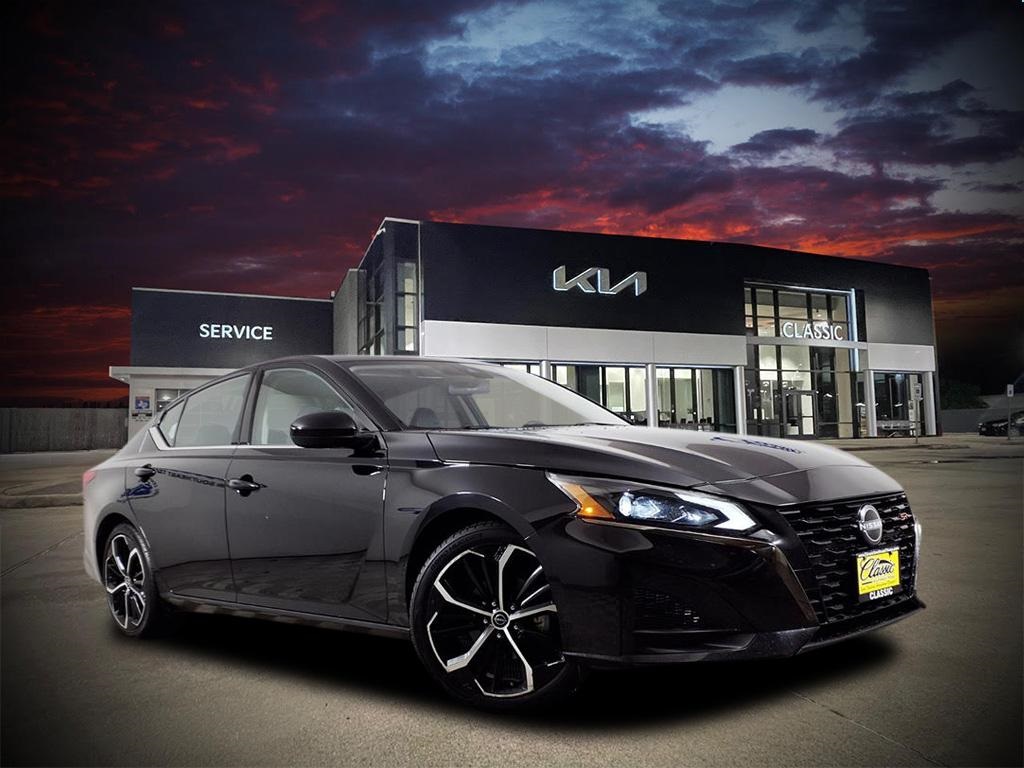 2024 Nissan Altima SR