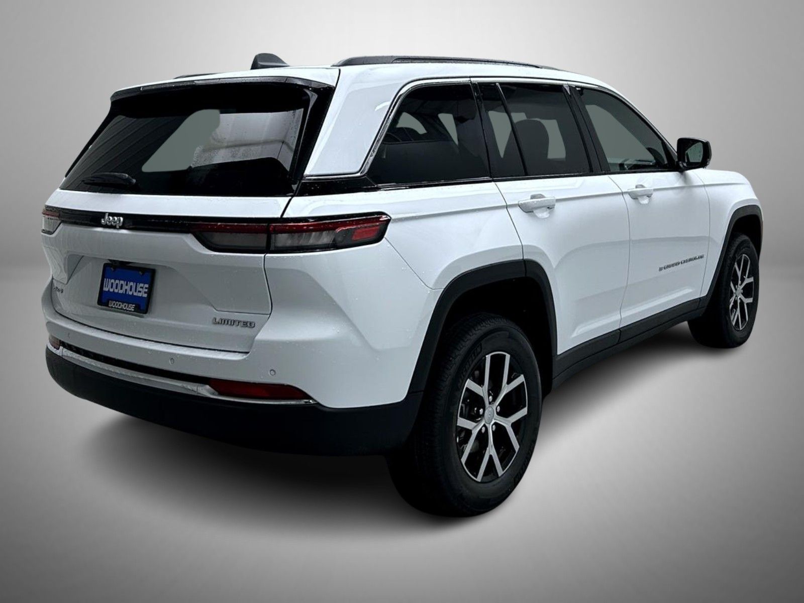 2025 Jeep Grand Cherokee Limited photo 3