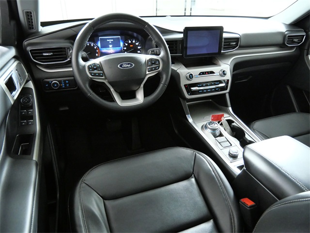2023 Ford Explorer XLT photo 4