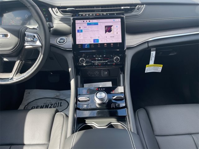 2024 Jeep Grand Cherokee Overland 4xe photo 11