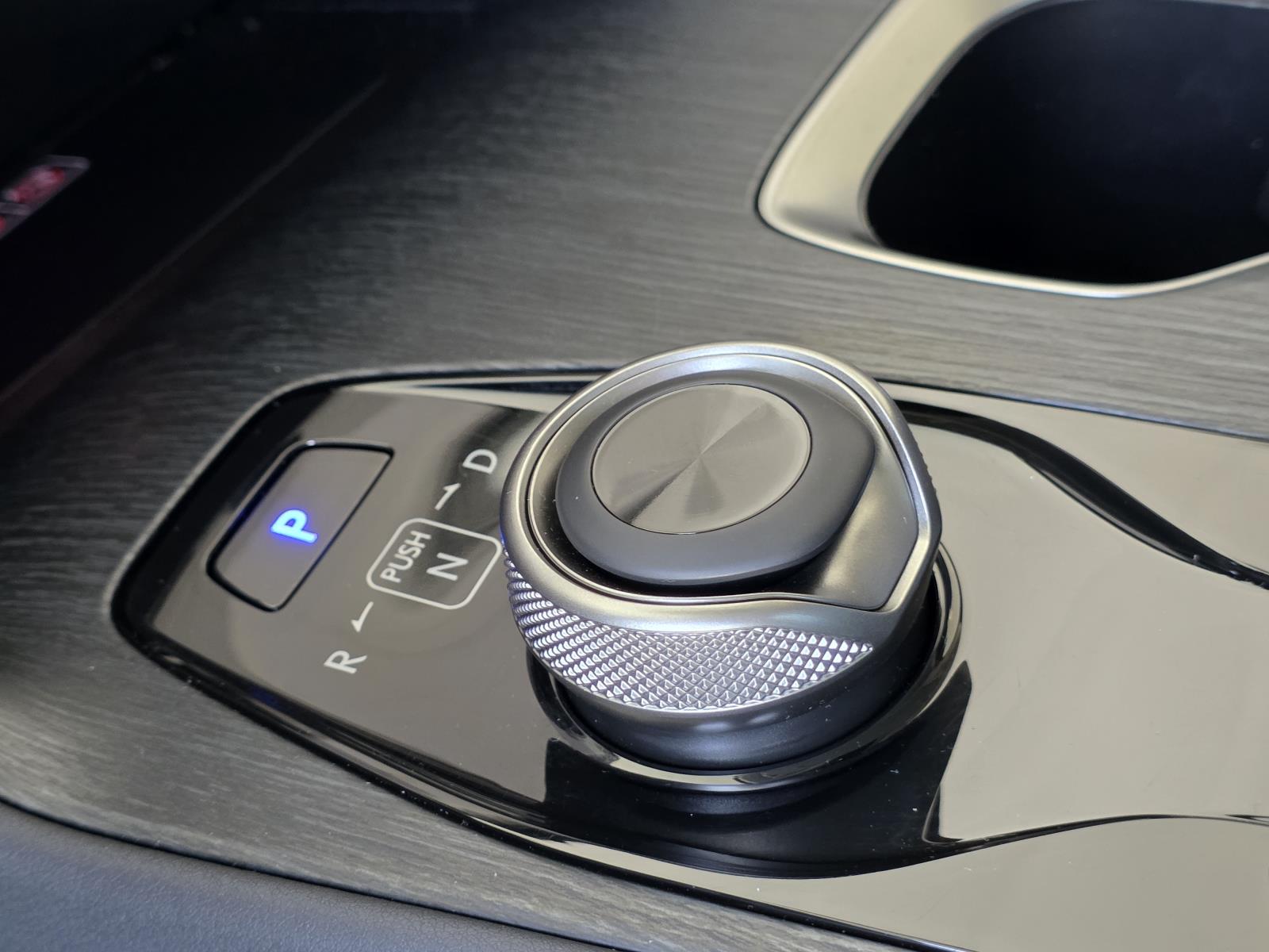 2023 Lexus RZ 450e Luxury photo 27